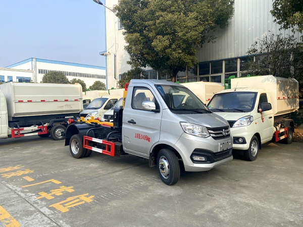 3方勾臂垃圾车（长安后双轮）