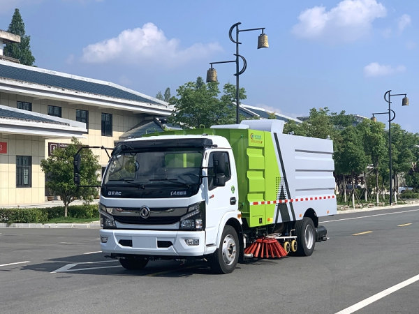 东风大多利卡10方洗扫车