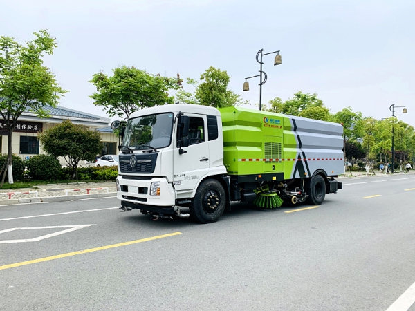 东风天锦16方洗扫车