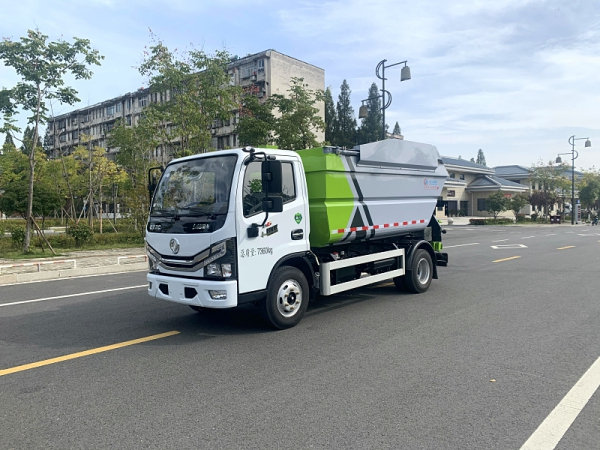 东风小多利卡无泄漏自装卸式垃圾车
