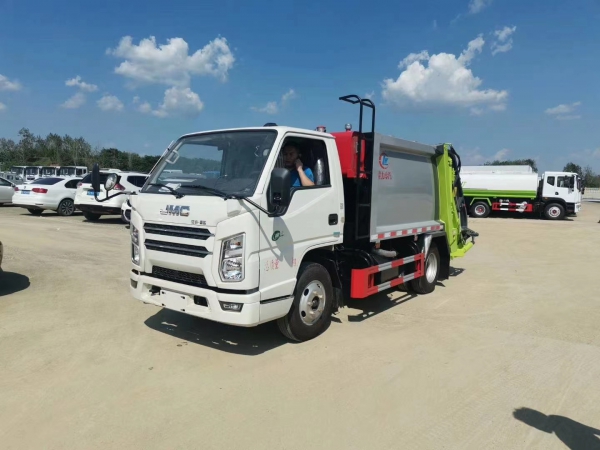 6方压缩垃圾车（江铃）