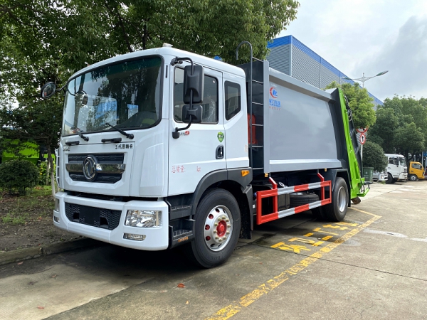 10方压缩垃圾车（东风D9）