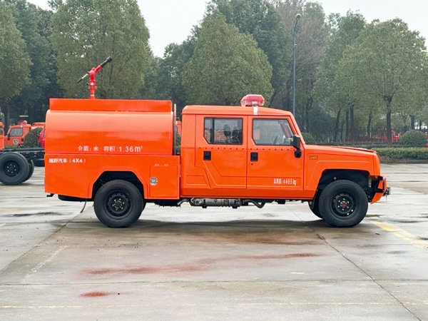 北汽四驱1.5吨森林消防车