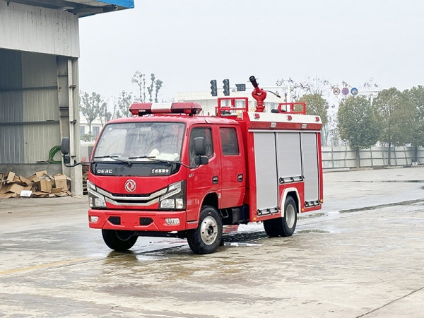 东风小多利卡2.5吨泡沫消防车
